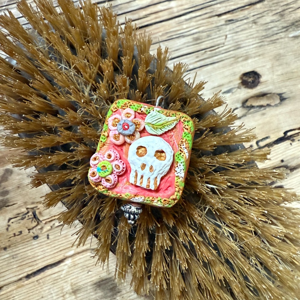 NWOT Polymer Clay Skull Flower Pendant